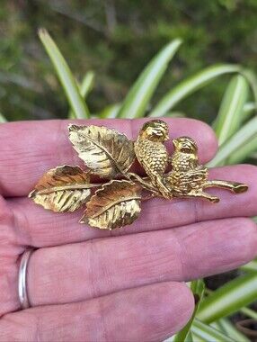 Vintage 1928 Mother Baby Bird Nest Branch Leaves Leaf Brooch Gold Tone 2.5"